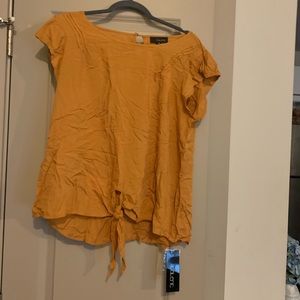 Short sleeve plus size top